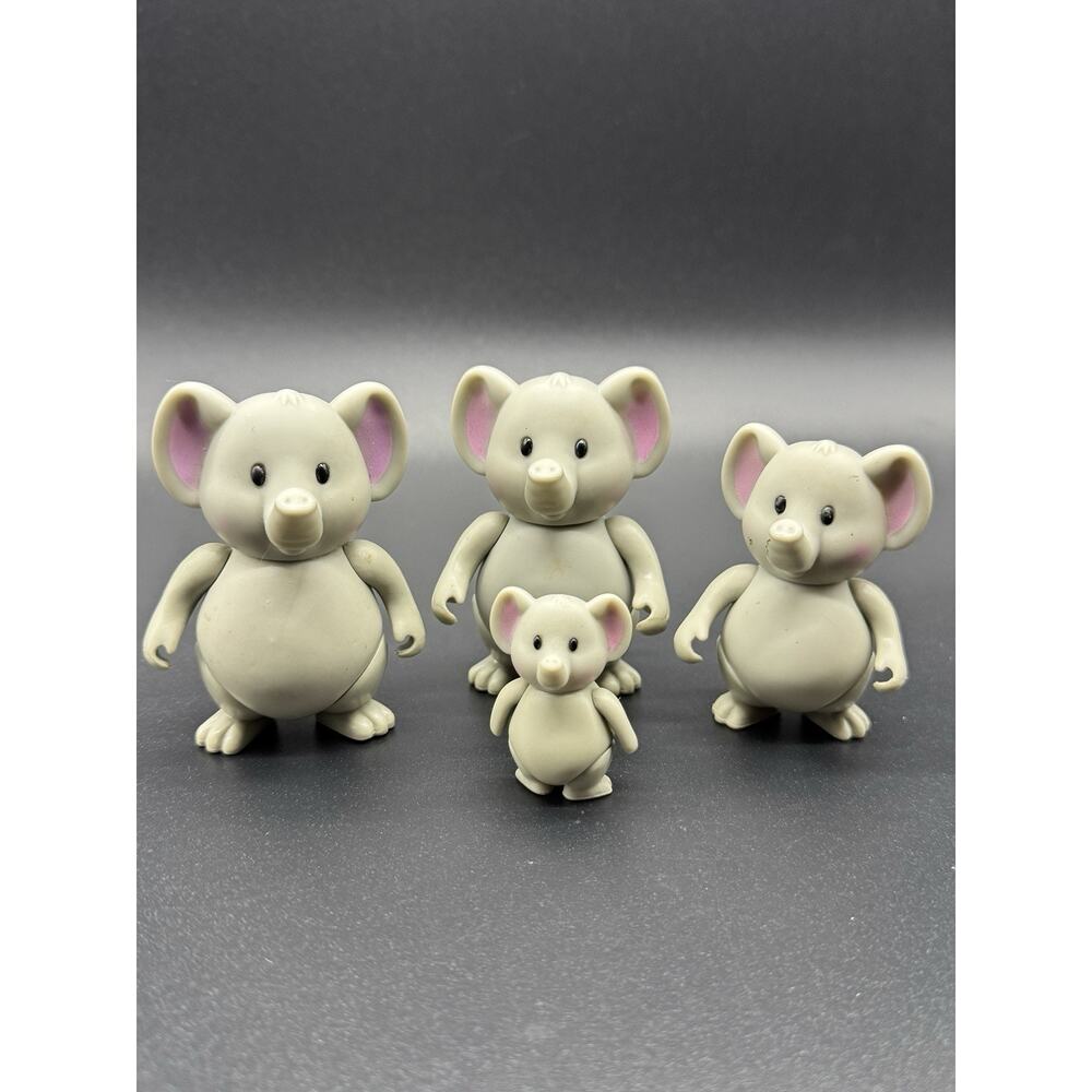Lil Woodzeez ELEPHANT Families Lot of 4 Plastic Figures Not Flacked